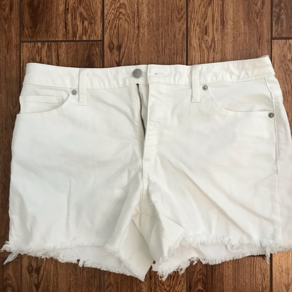 LAST DAY! Universal thread white jean shorts.  12